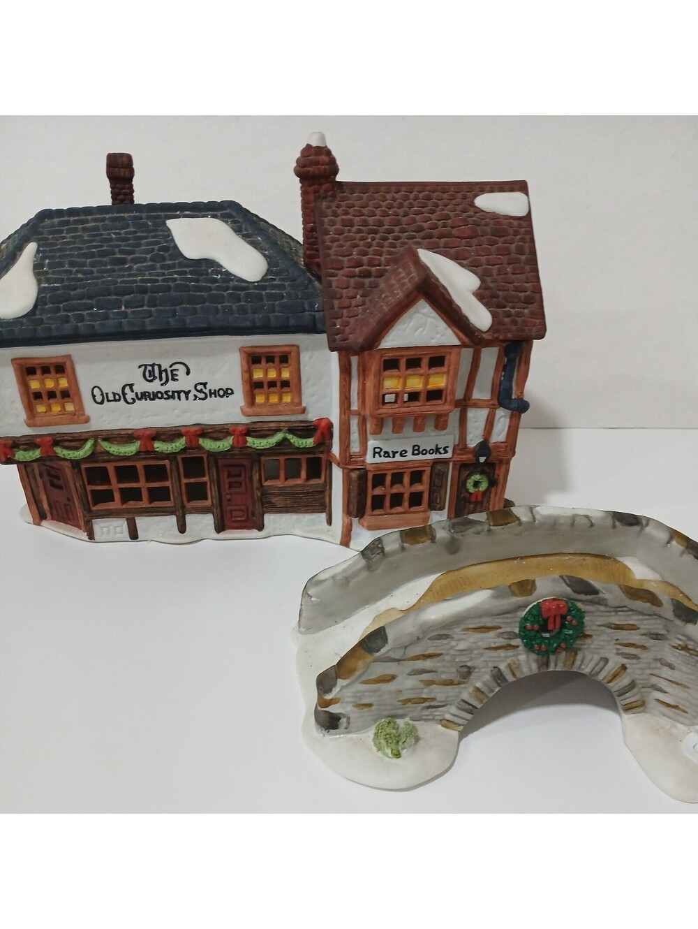 Department 56 Dickens Village Old Curiosity Shop Christmas House w/bridge 1987